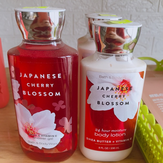 💦💦 Sữa Tắm dưỡng da Bath and Body Works Shea & Vitamin E Shower Gel 295ml của Mỹ có sẵn 💁‍♀️