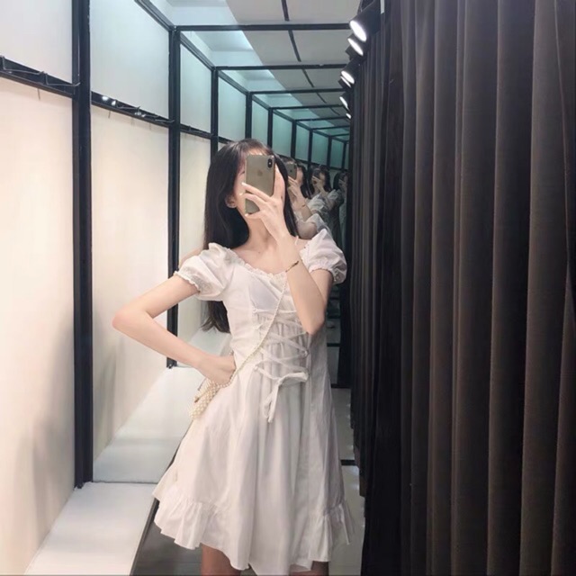 Váy trắng tay bèo rút eo mặc được hai kiểu dáng xoè
