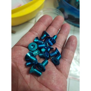 1 ốc lòng đĩa ktm 6li10