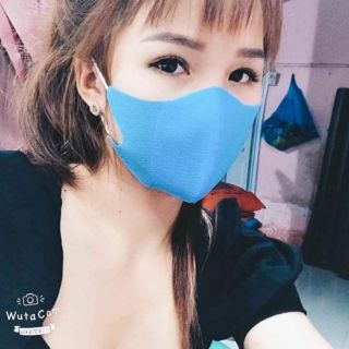 Combo hộp đựng mỹ phẩm. tẩy mấy giặt. móc dán .