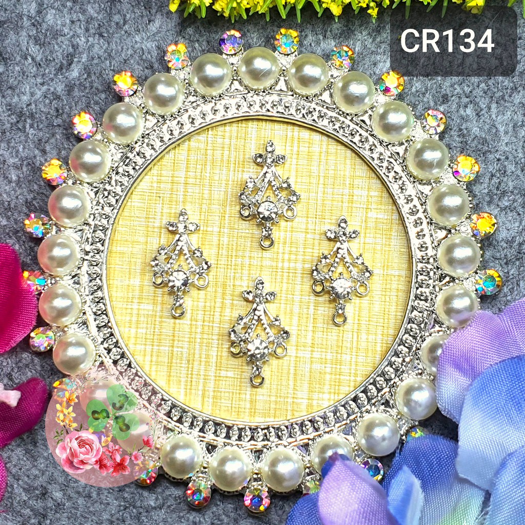 Mã CR134 . Charm kim loại đính đá trang trí móng siêu xinh.