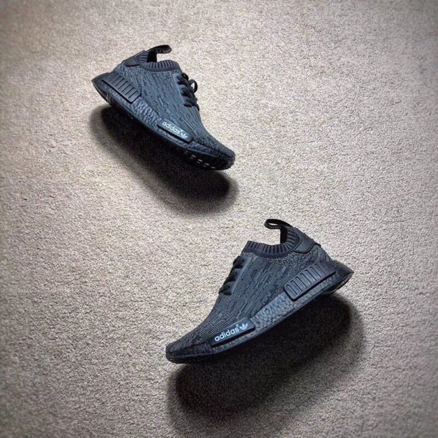 NMD R2 tripble black 1:1