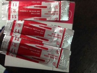 Dao rạch mụn size 11 dành cho spa.