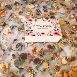 Trà Detox hoa quả sấy ( sét 30 gói + bình )