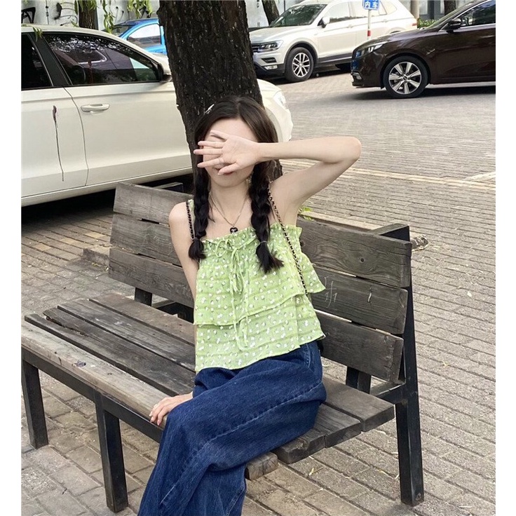Áo hai dây màu xanh hơ hoạ tiết hoa trắng