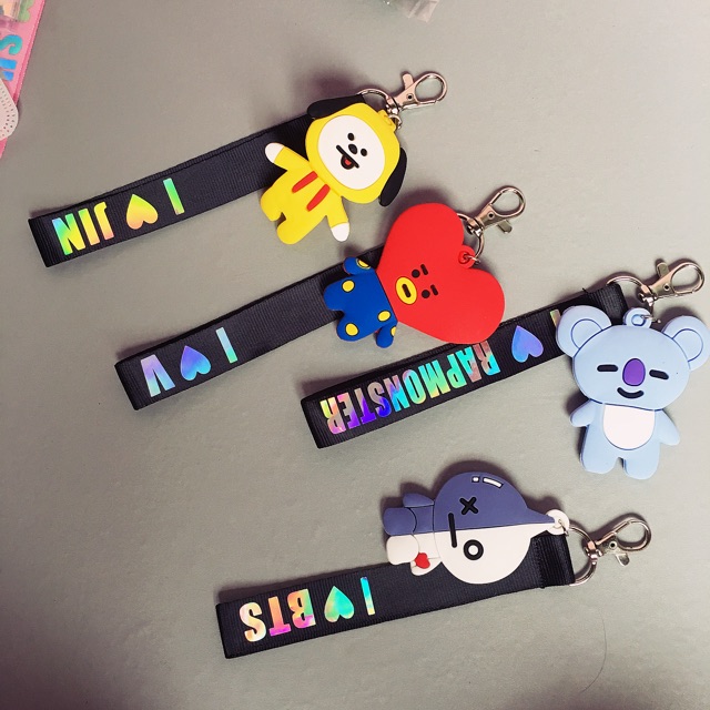 Móc khóa pilu strap bts nhựa dẻo to giao mẫu ngẫu nhiên