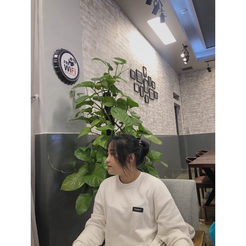 ÁO FUNKY LOGO SWEATER TRẮNG KEM | BigBuy360 - bigbuy360.vn