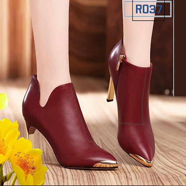 Giày boots nữ cổ ngắn 7p hàng hiệu rosata hai màu đen đỏ thời trang ro37 | BigBuy360 - bigbuy360.vn