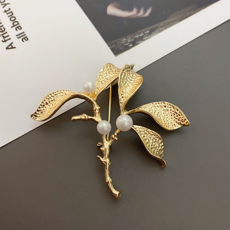 Cài áo thời trang cây lá vàng phối hạt GC215