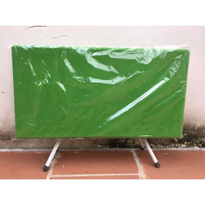 bàn học cho bé mầm non