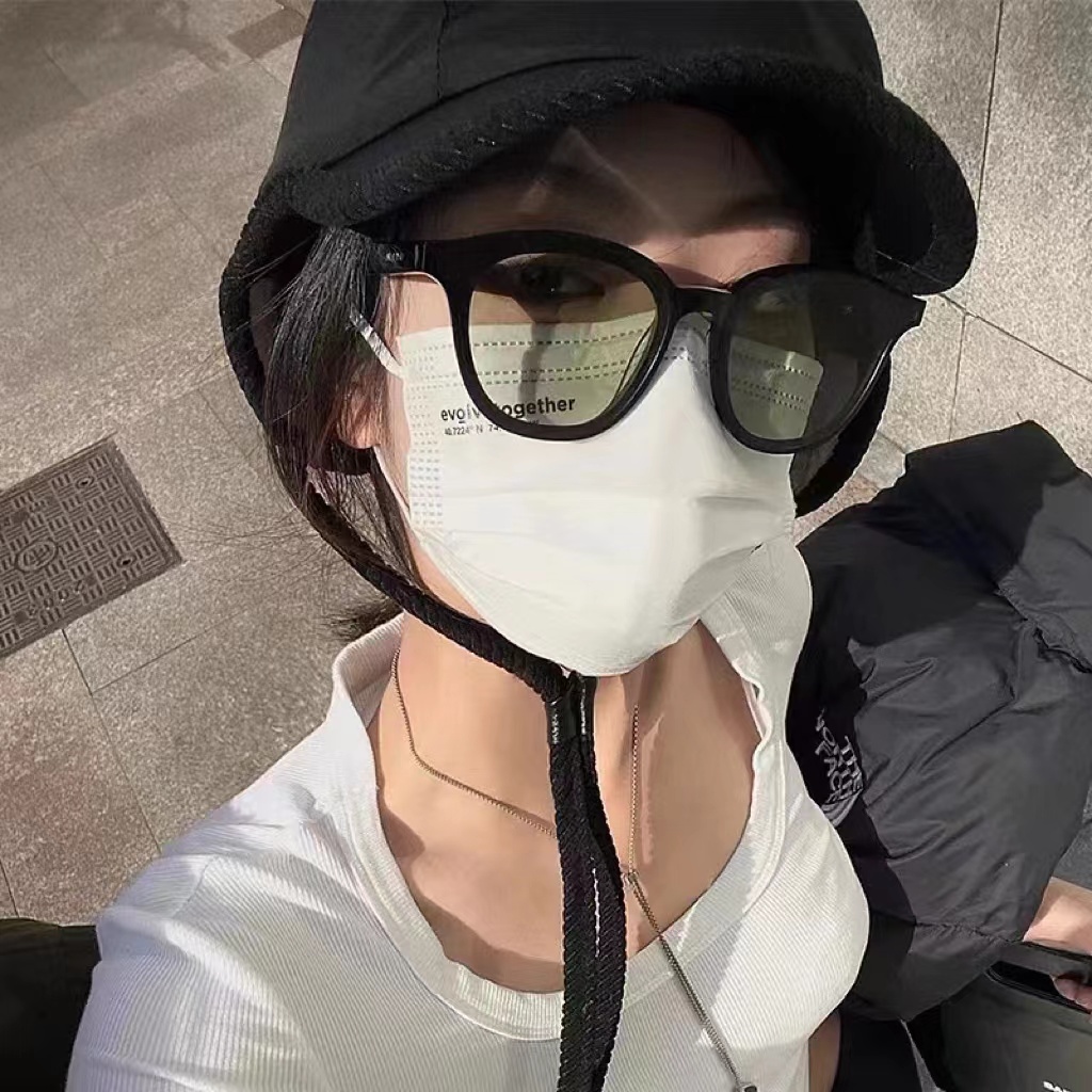 Kính Râm Nữ Gọng Đen Tròng Nâu Chống Tia Cực Tím