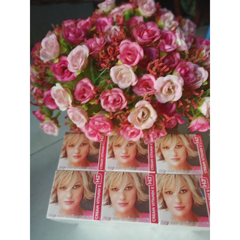 Kem Vitamin E dưỡng trắng da HT