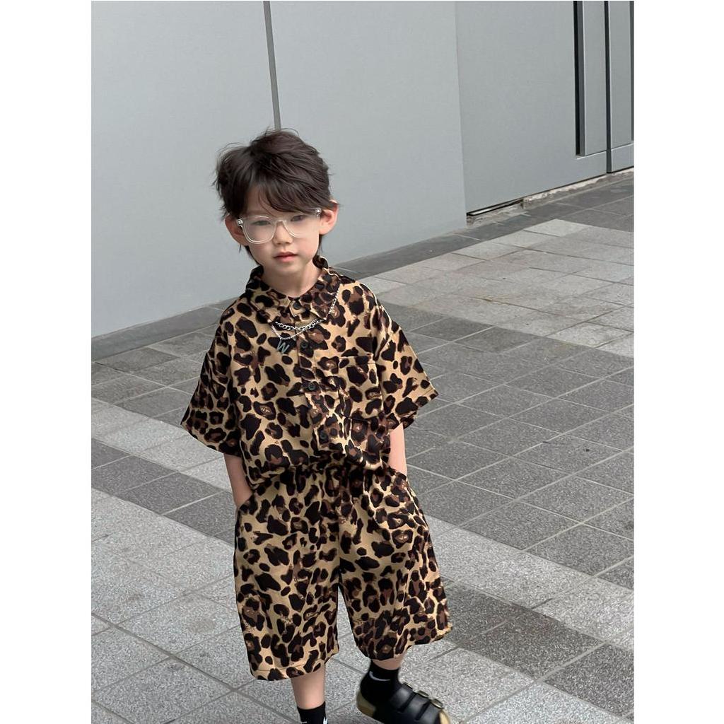 ĐỒ BỘ CHO BÉ , BỘ SƠ MI CỘC TAY QUẦN NGỐ( HÌNH HOA BÁO NÂU)