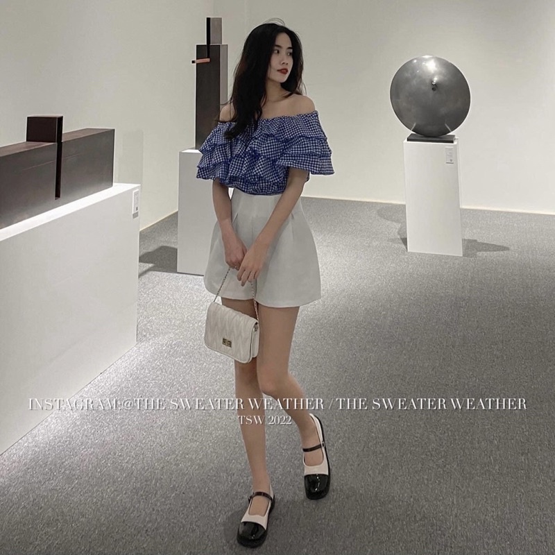 Set áo trễ vai kẻ xanh mix quần sooc đùi trắng Bộ áo bệt vai bèo tầng màu xanh