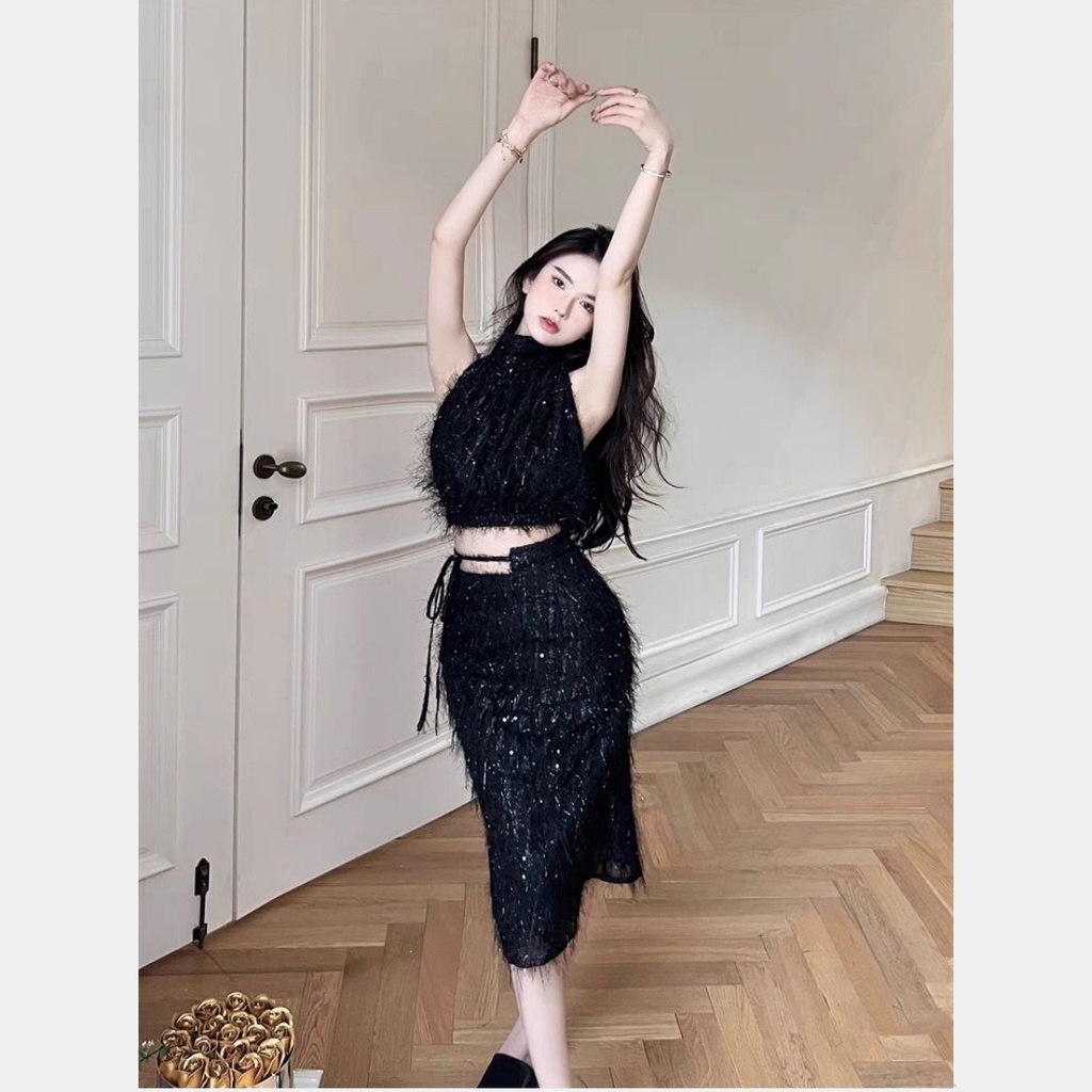 Set Áo Yếm Đính Kim Sa Màu Đen + Chân Váy Xẻ Tà Quyến Rũ Thời Trang Cho Nữ