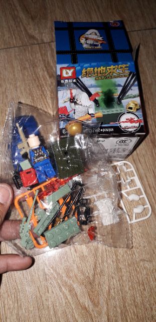 Lắp ráp 1 hộp LegoBattle Hộp thính kèm áo giáp và  phụ kiện bằng nhựa LY8651