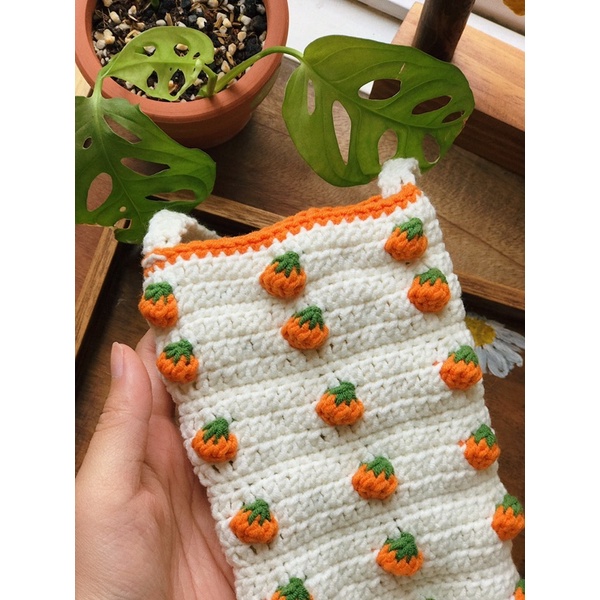 Túi đựng bình nước móc len tay thủ công