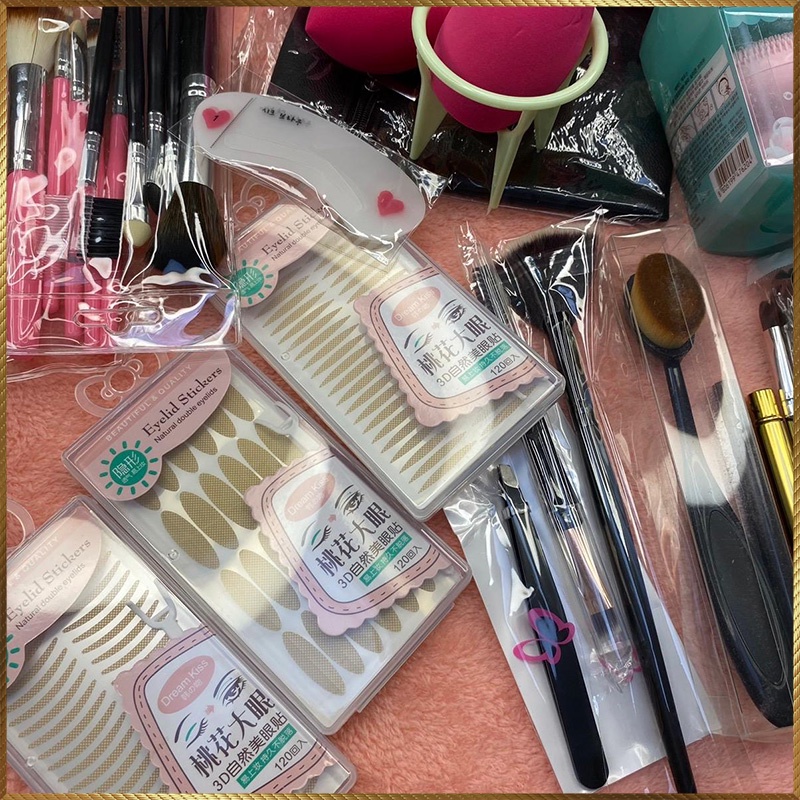 Bộ dụng cụ trang điểm tự chọn