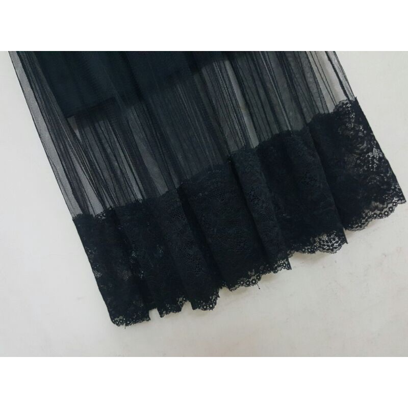 CHÂN VÁY REN LƯỚI