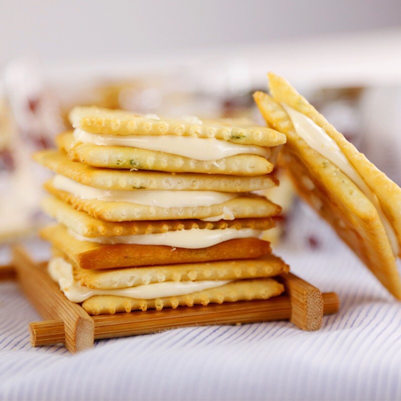 Bánh Quy Hành Phô Mai. Hộp 280g