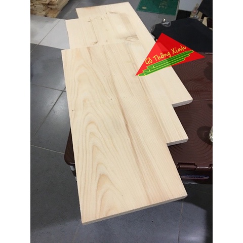 Tấm gỗ thông mặt lớn rộng 23cm, dài 50cm, dày 2cm dùng làm mặt bàn, mặt ghế, kệ ốp tường...