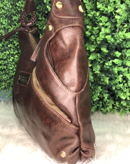 Túi xách kiểu dáng lạ,da thật,Hiệu