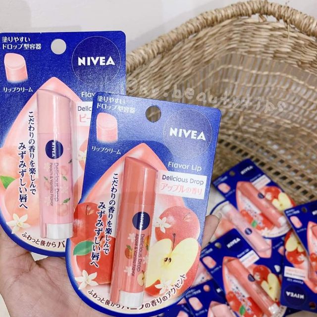 Son dưỡng có màu mùi đào Nivea Nhật