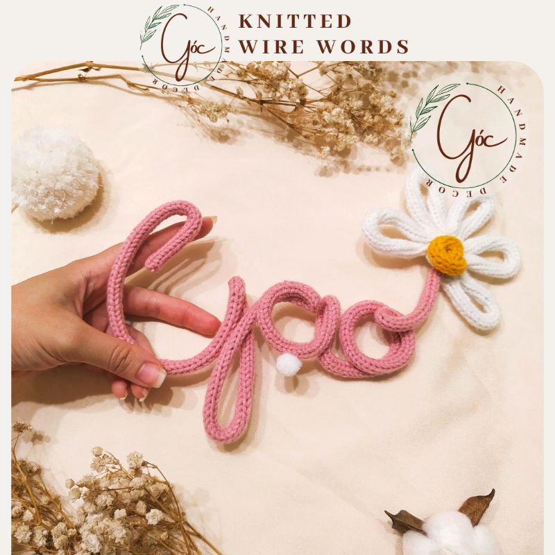 Bảng tên bằng len thiết kế riêng làm quà trang trí phòng bé, decor xinh xắn