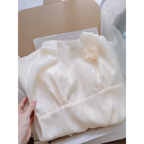 VN823 - VÁY TƠ 2 LỚP XOÈ TẦNG CHÉO EO ĐÍNH HOA VAI