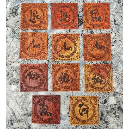 Thẻ gỗ quý may mắn bỏ ví