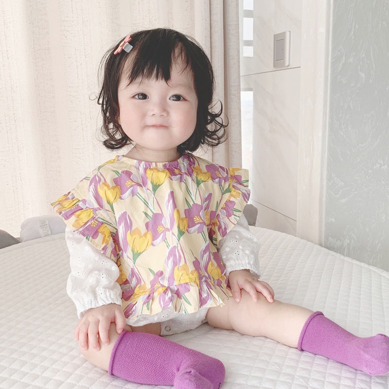 Spring and Autumn New Korean Baby Cute Flower Vest + Long Sleeve One-Piece Romper Romper Two Piece Set