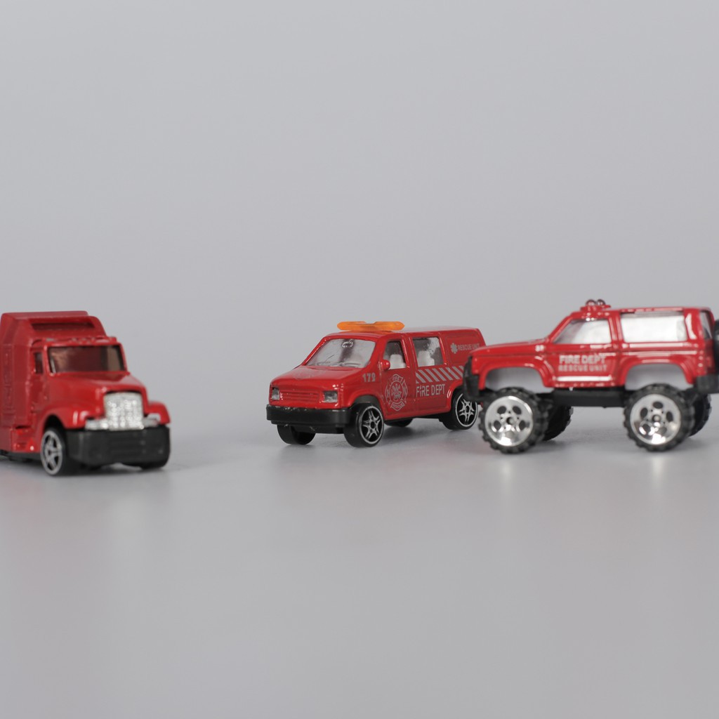 Bộ đồ chơi xe ô tô chạy đà gồm 7 chiếc đủ các loại cho bé