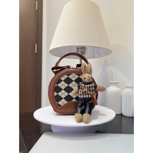 Túi cốp họa tiết kẻ caro tặng kèm móc khóa thỏ dễ thương SMN375