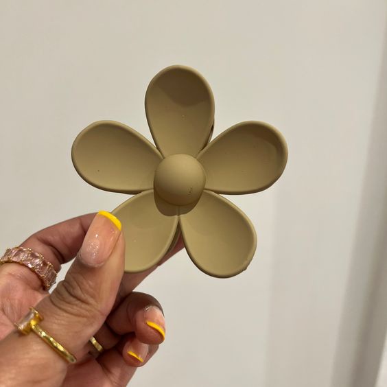 Kẹp tóc hình hoa bằng nhựa Acrylic