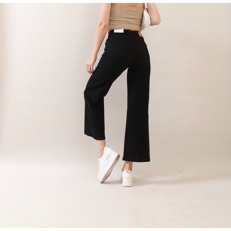 Quần Jeans Nữ Ống Rộng Đen Trắng 2 Cúc Co Giãn Trơn Gấu Thường CT Jeans