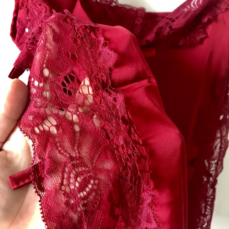 Váy ngủ nữ 2 dây sexy đồ mặc nhà cho nữ bộ váy ngủ phi lụa kèm quần chip lọt khe và viền ren siêu quyến rũ