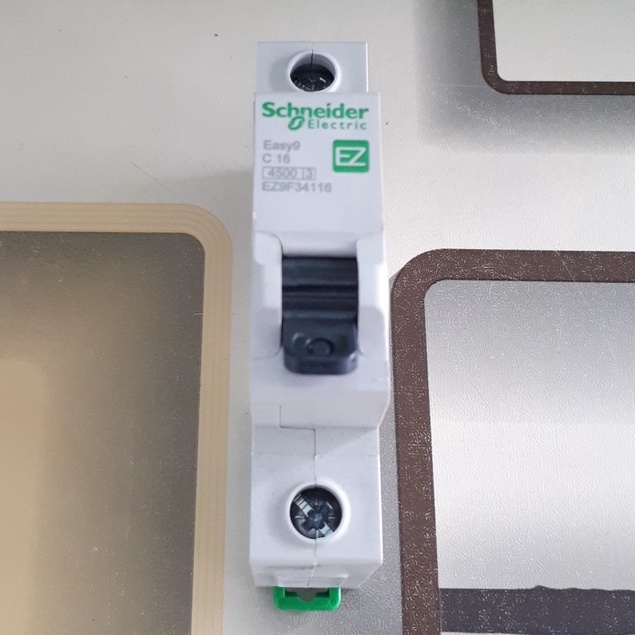 Cầu dao điện, aptomat, MCB gài 1 pha 6A-10A-16A-20A-25A-32A-40A-50A-63A dòng cắt 4.5KA - Schneider