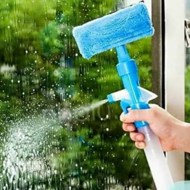 Lau kính có vòi xịt