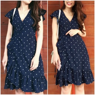 Đầm vạt chéo chấm bi