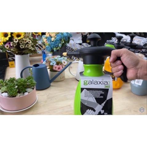 Bình xịt tưới cây 2 lít Galaxia 2 xoay 360 độ Epoca 8528. Sản xuất tại Italia