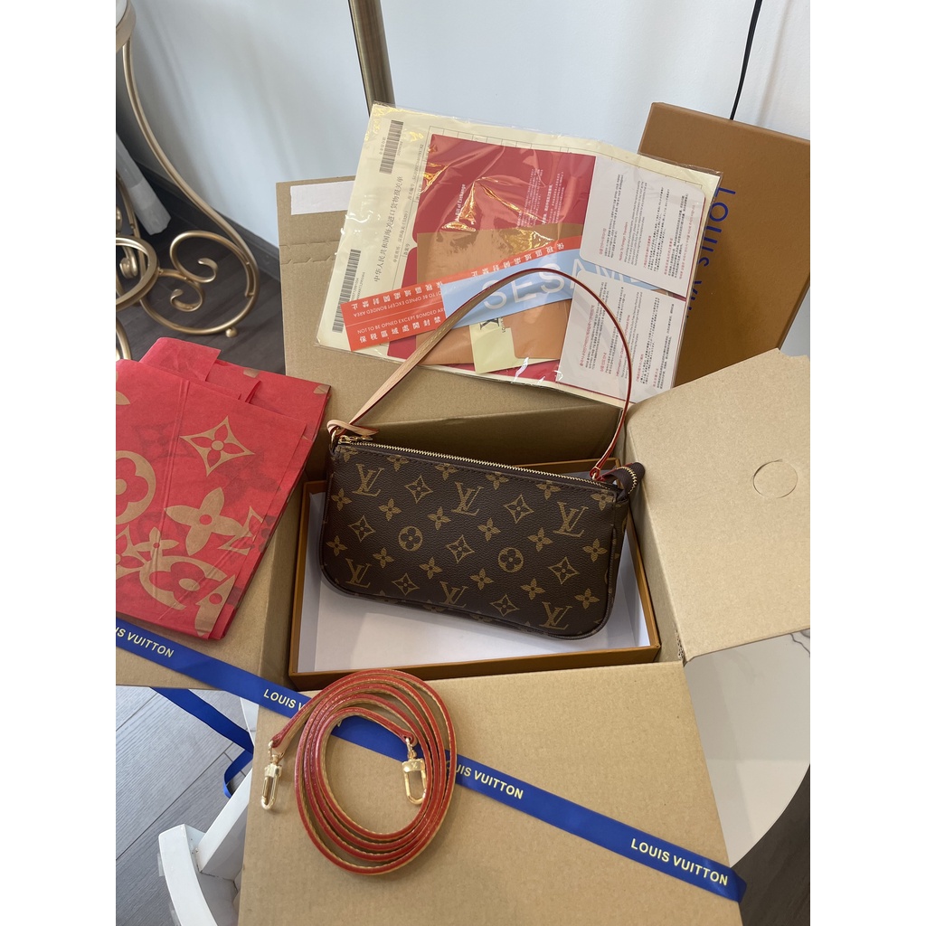 Túi Lv Pochette kẹp nách