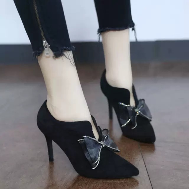 Bốt Cao Gót Cổ Ngắn Mũi Nhọn Đính Nơ Quyến Rũ Cao Cấp | Giày Boots Nữ Da Lộn Gót Nhọn 9 Phân Mũi Nhọn Cổ Lửng Sang Chảnh