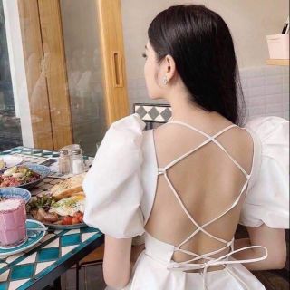 1035k đầm trắng tay phồng đan dây
