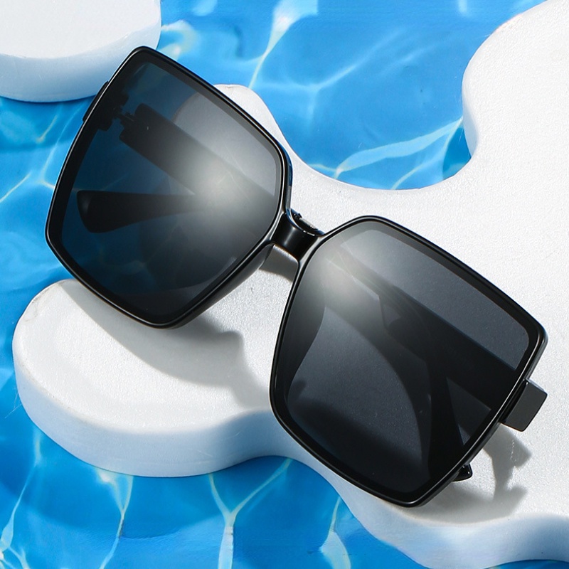 Kính Mát Gọng Vuông Màu Sắc Ngọt Ngào Thời Trang