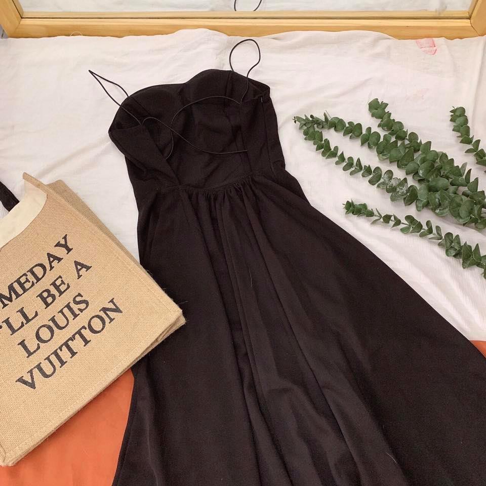 Đầm đen hở lưng dáng dài cực kỳ quyến rũ | BigBuy360 - bigbuy360.vn