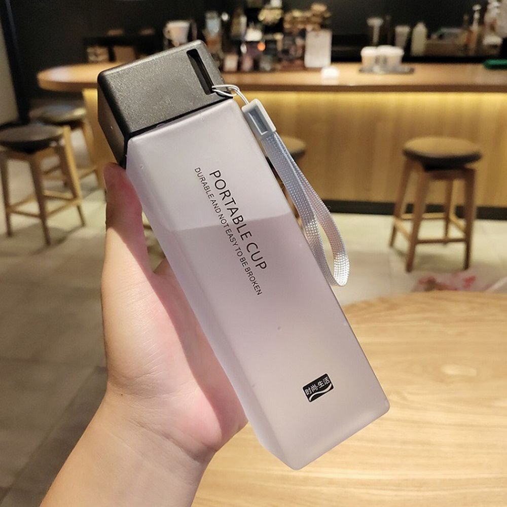 Bình đựng nước nhựa 450ml hình vuông không bpa chống rò rỉ có ống hút nhỏ gọn cho hoạt động thể thao ngoài trời