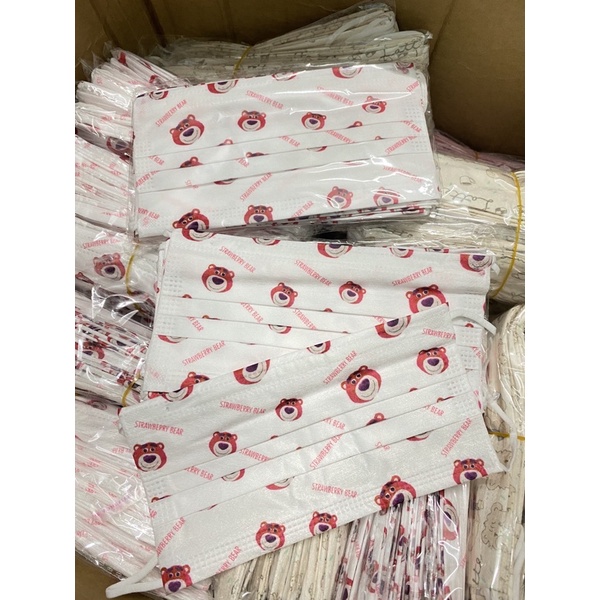 5 chiếc khẩu trang dễ thương Lotso - Strawberry Bear