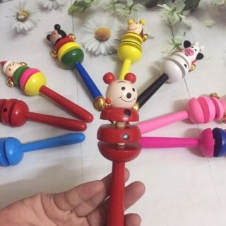 Lục lạc sắc màu cho bé