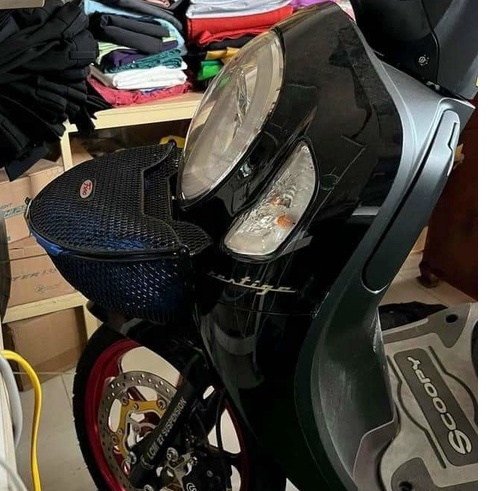 Rổ trước xe scoopy kiểu lưới màu xanh