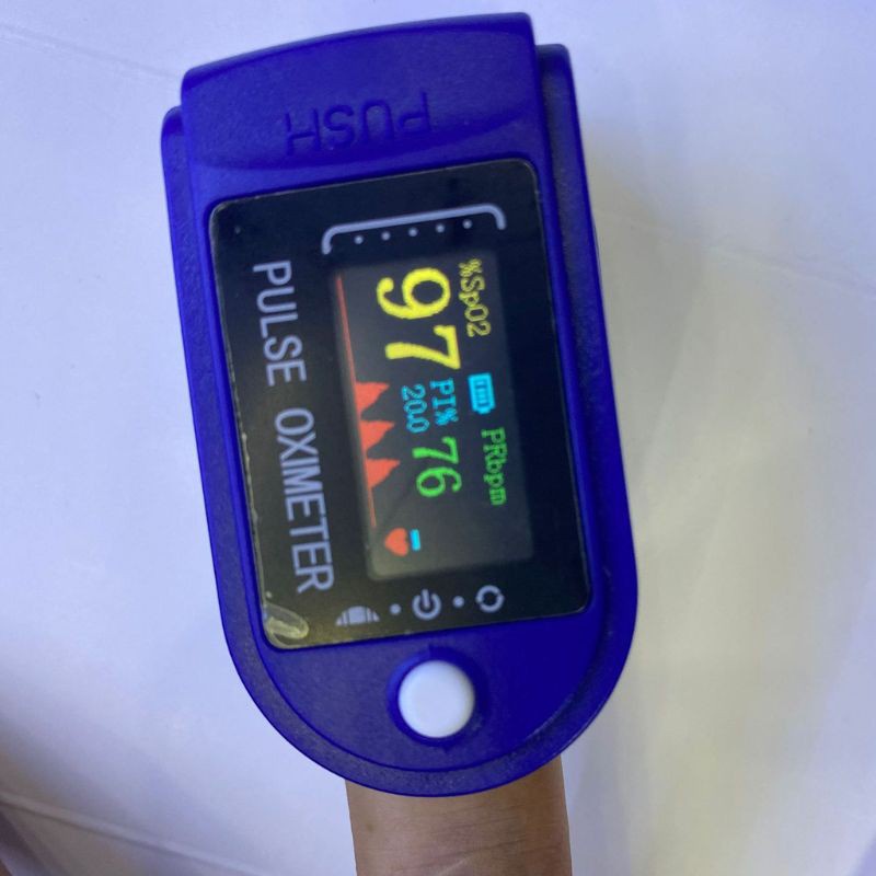 flgo Finger Clip Pulse Oximeter Blood Oxygen Saturation Monitor Heart Rate Monitor Pulse Oximeter Fingertip SpO2 Sensor